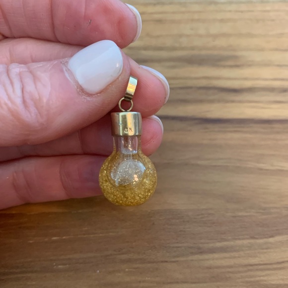 Vintage Gold Dust “Pot of Gold” Charm - Picture 2 of 6